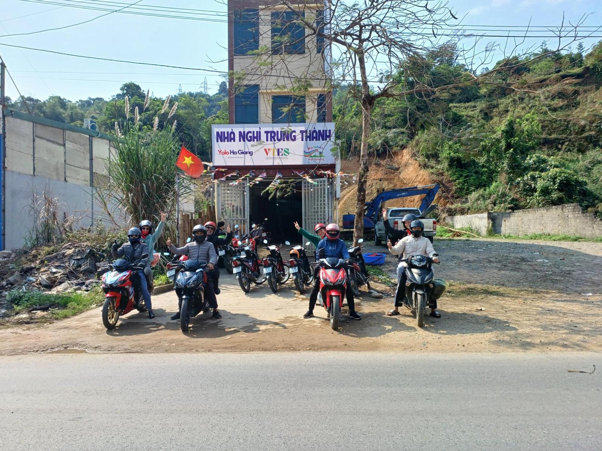 فندق Yolo Ha Giang Adventures, Motorbike And Loop Tours المظهر الخارجي الصورة