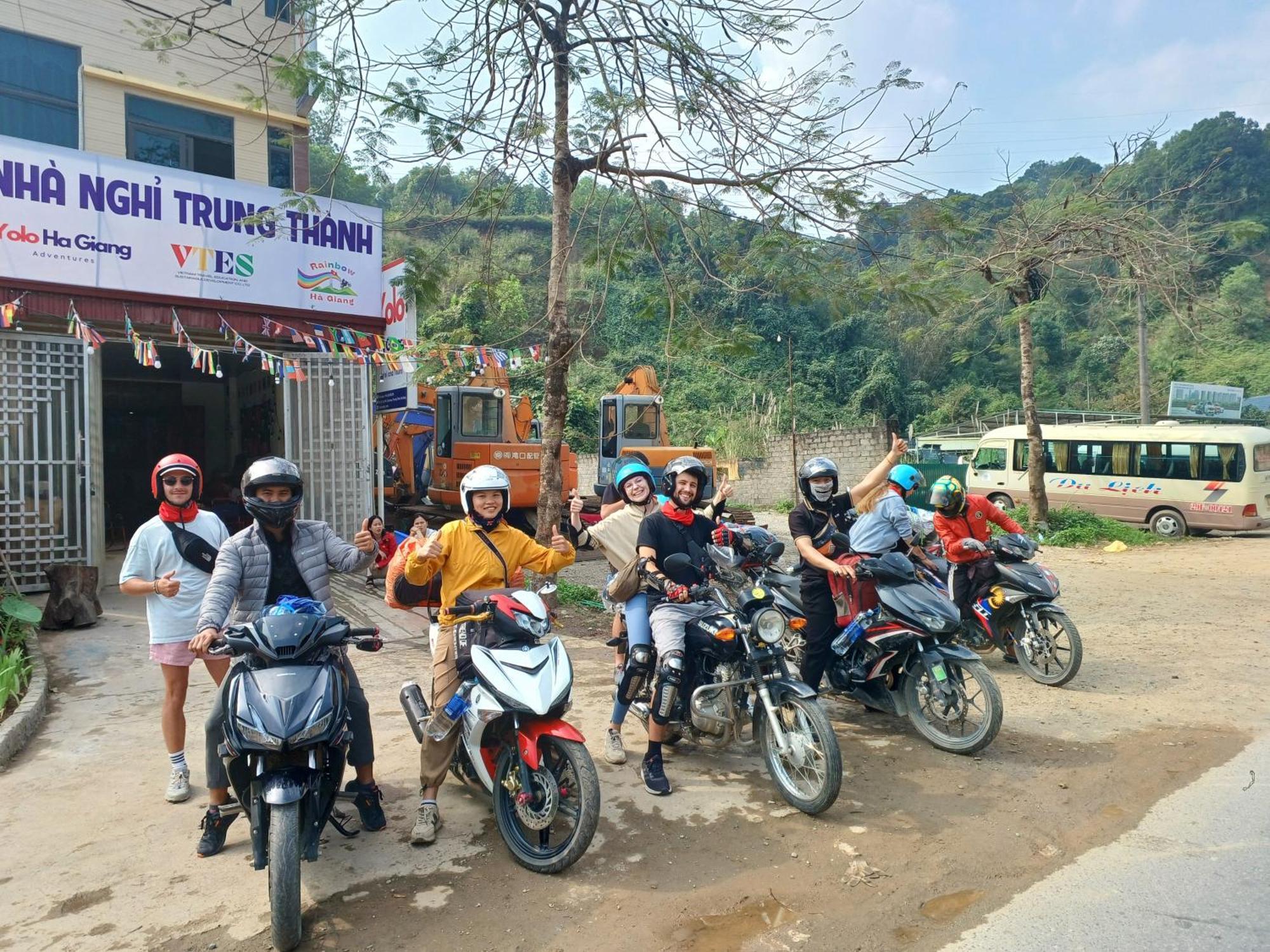 فندق Yolo Ha Giang Adventures, Motorbike And Loop Tours المظهر الخارجي الصورة