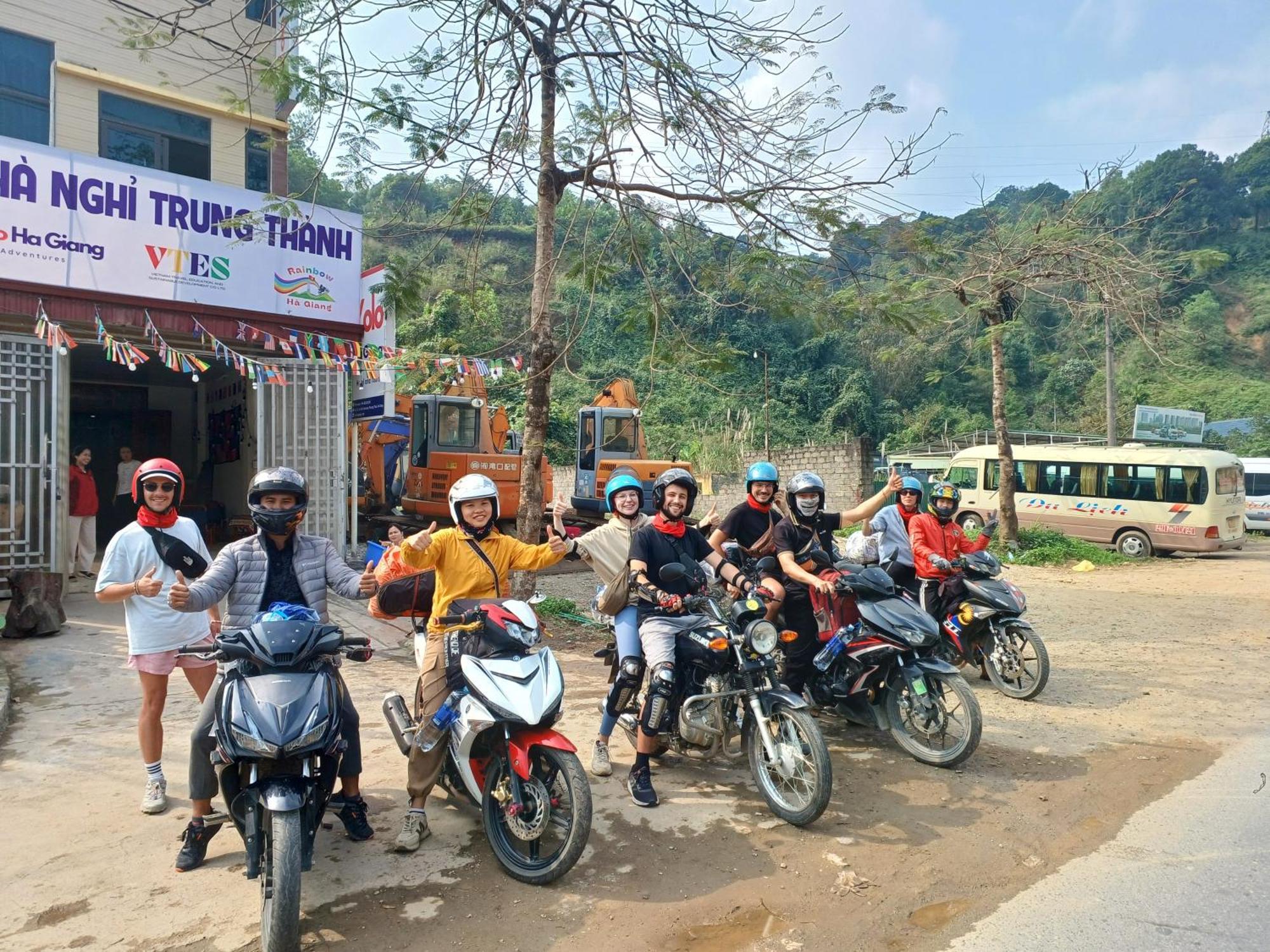 فندق Yolo Ha Giang Adventures, Motorbike And Loop Tours المظهر الخارجي الصورة